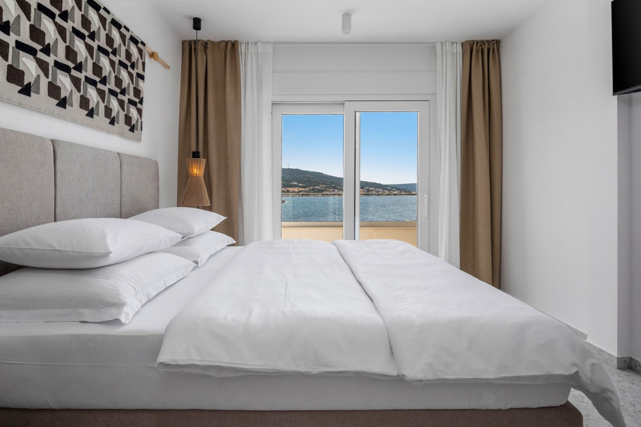 en-suite bathroom (5sqm)