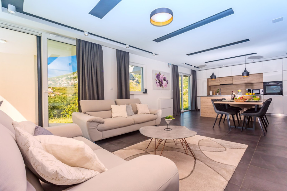 Living area with exit to the pool.