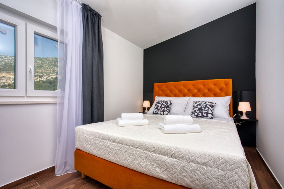 Bedroom No4 with double bed 160 x 200cm