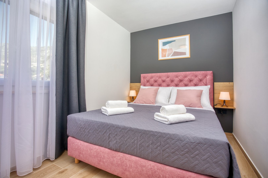 Bedroom No5 with a double bed 160 x 200cm.