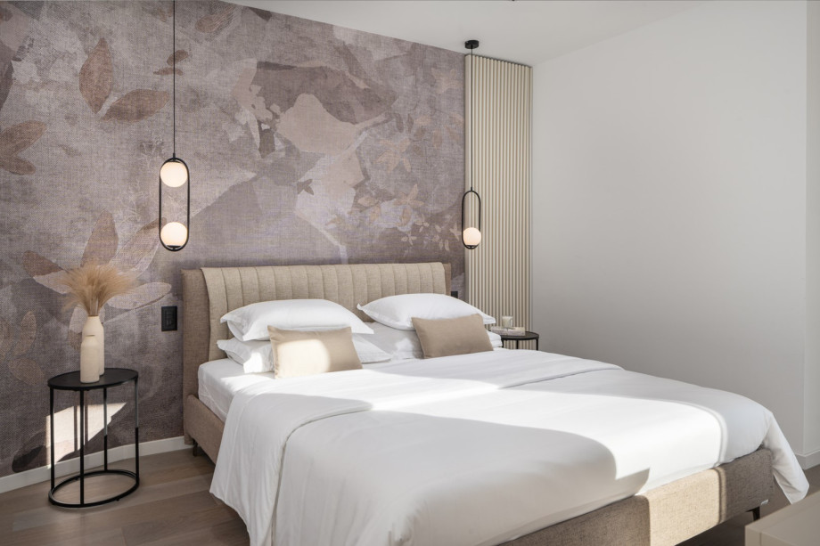 Bedroom No4 (23sqm) with a king-size bed 180cm x 200cm