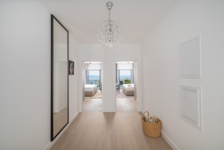 Upon arrival, your host will give you very useful information about places to visit, recommended restaurants, and recommended day tours