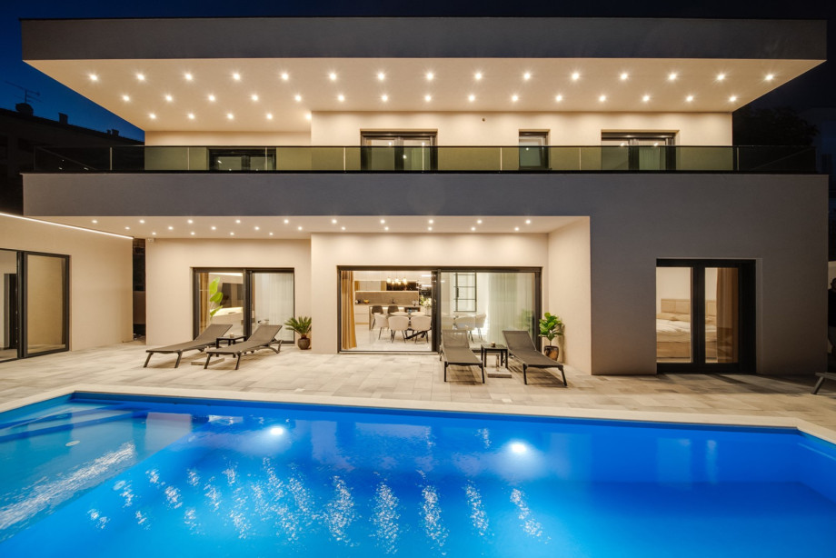 Carefully placed lighting completes the perfect experience of Dalmatian summer evenings