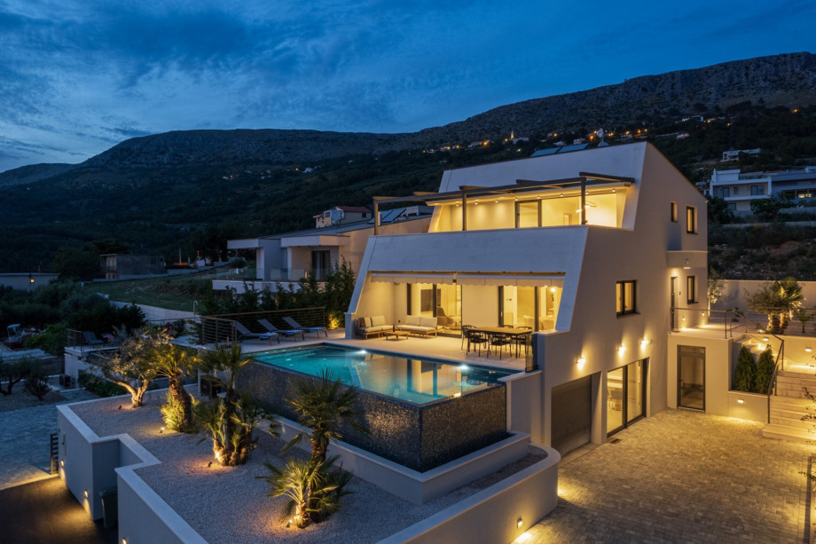 **Chic Villa MASHA with Private Heated Pool, Spa, Whirlpool and SeaViews**