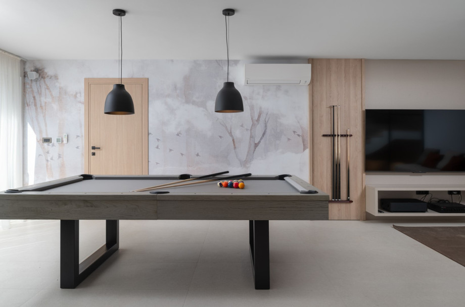 Elegant interior with a well-designed entertainment area.