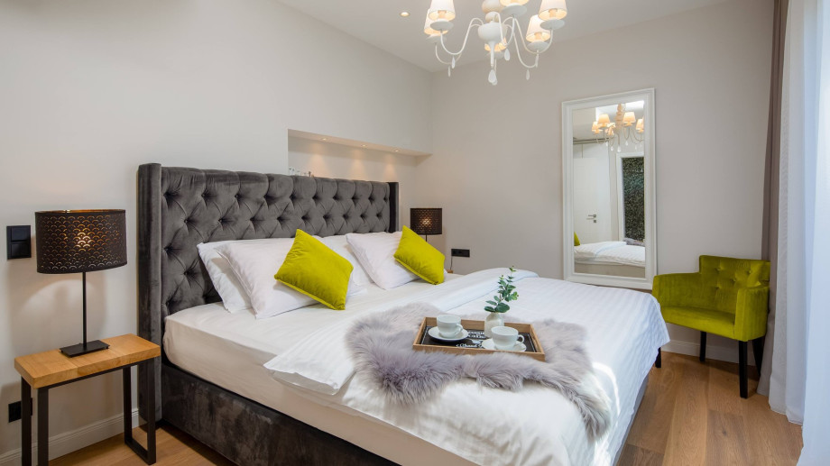 Bedroom No2 with king size bed 200cmx220cm, ensuite bathroom, terrace with pool and garden view