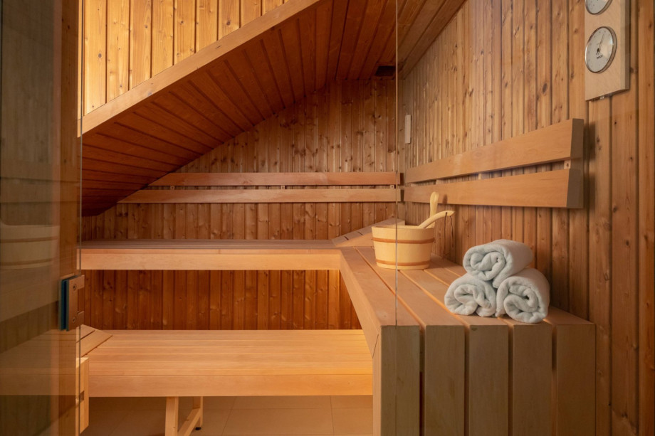 Spacious sauna on the ground floor