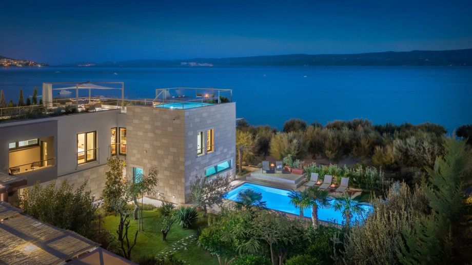 Carefully selected lights at the property make evenings enjoyable