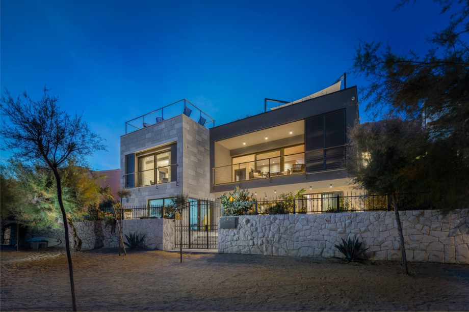 Villa Flores liegt am Sandstrand in Duc´e