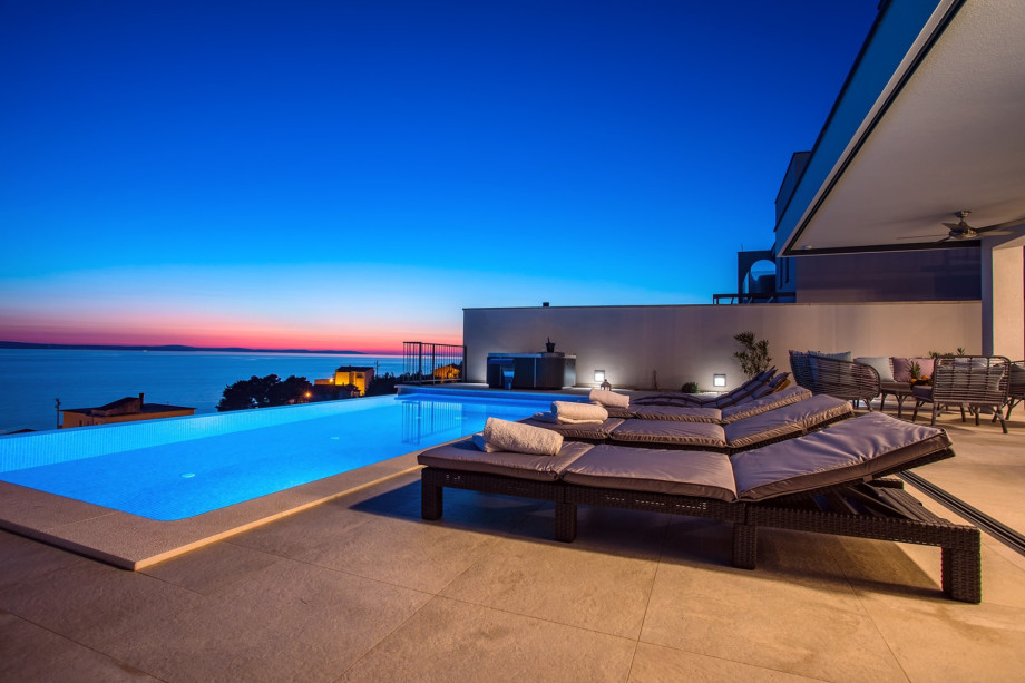 Stunning sunsets, come and enjoy at this amazing accommodation Villa Nano