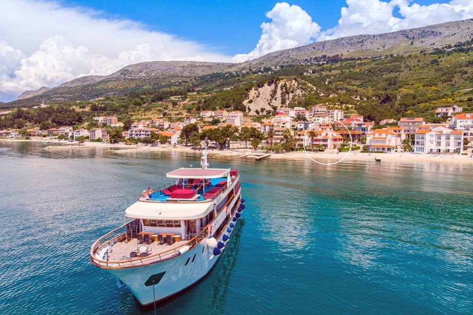 Marked location of Villa Amor, view from the sea