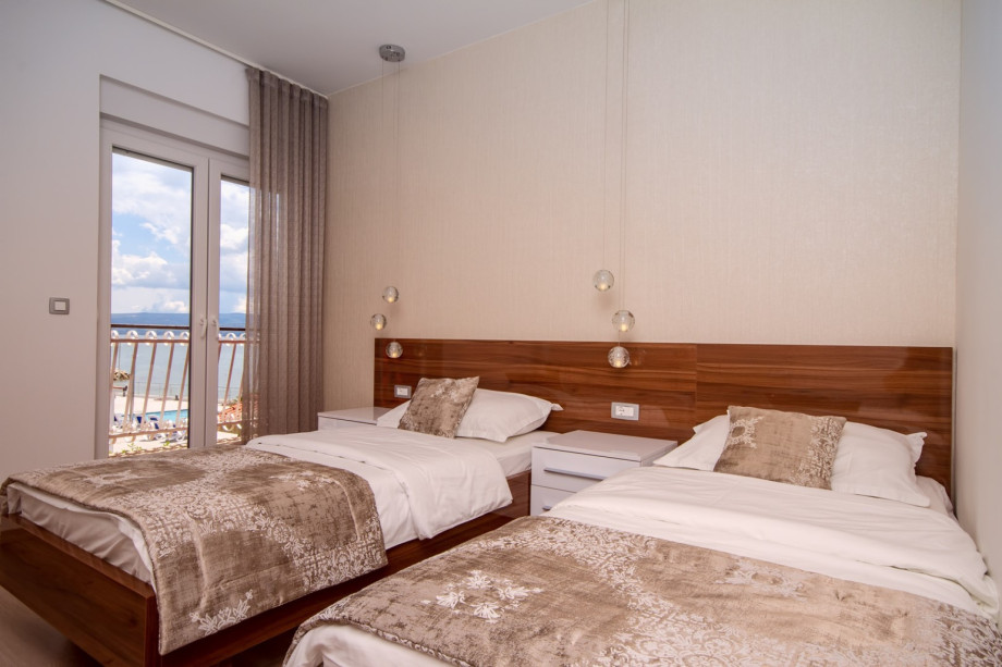 Bedroom No6 and No7 with two single beds, en suite, balcony, AC