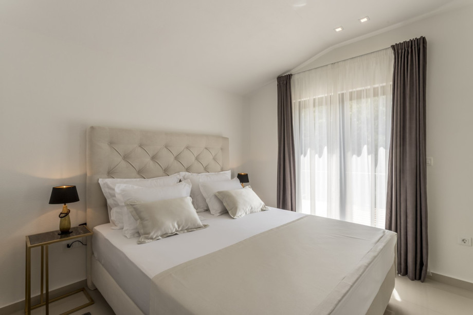 Bedroom No3: king-size bed 180x 200(can open to 2 single beds), A/C,  TV , balcony