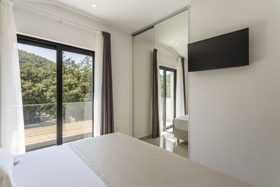 Bedroom No3: king-size bed 180x 200(can open to 2 single beds), A/C,  TV , balcony