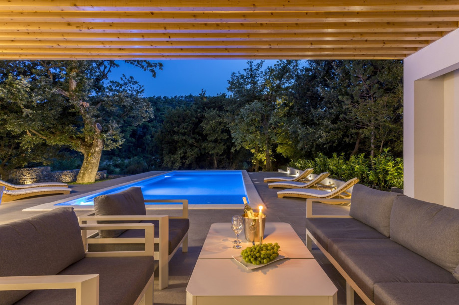 Carefully organized lights make a perfect evening scene