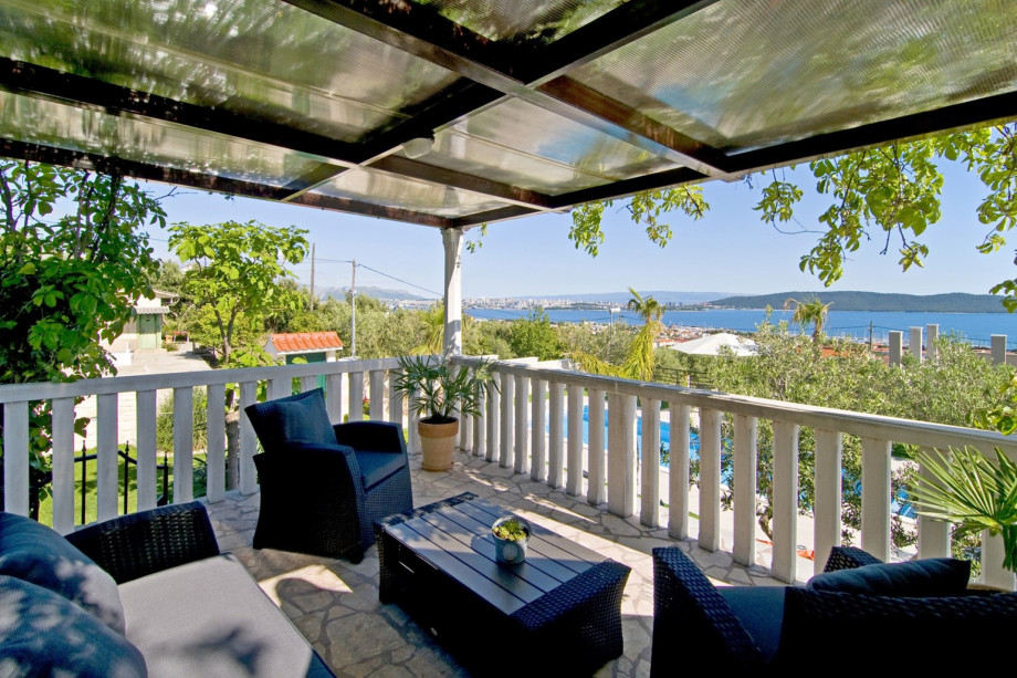 Perfect Seaview from the lounge area.