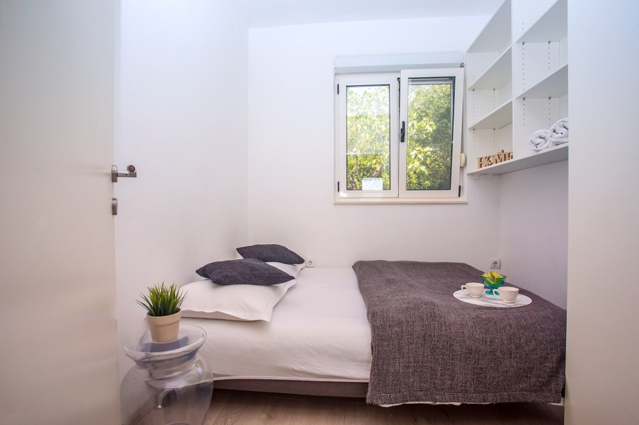 Bedroom No4 with double bed 140cm x 200cm.