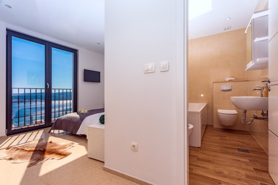 Bedroom No1 with ensuite Bathroom with amazing views