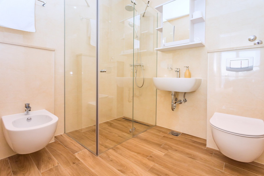 En-suite bathroom with shower attached to bedroom No2 (lowest level)