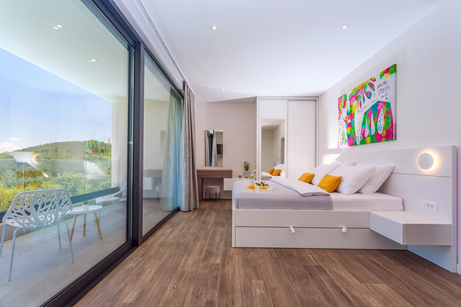 Bedroom No3 has extra pull-out bed and ensuite Bathroom with shower