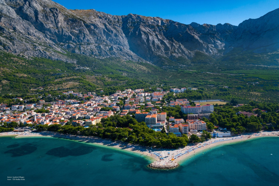 In Baška Voda Enjoy a unique blend of sea and mountain, spiced with traditional hospitality