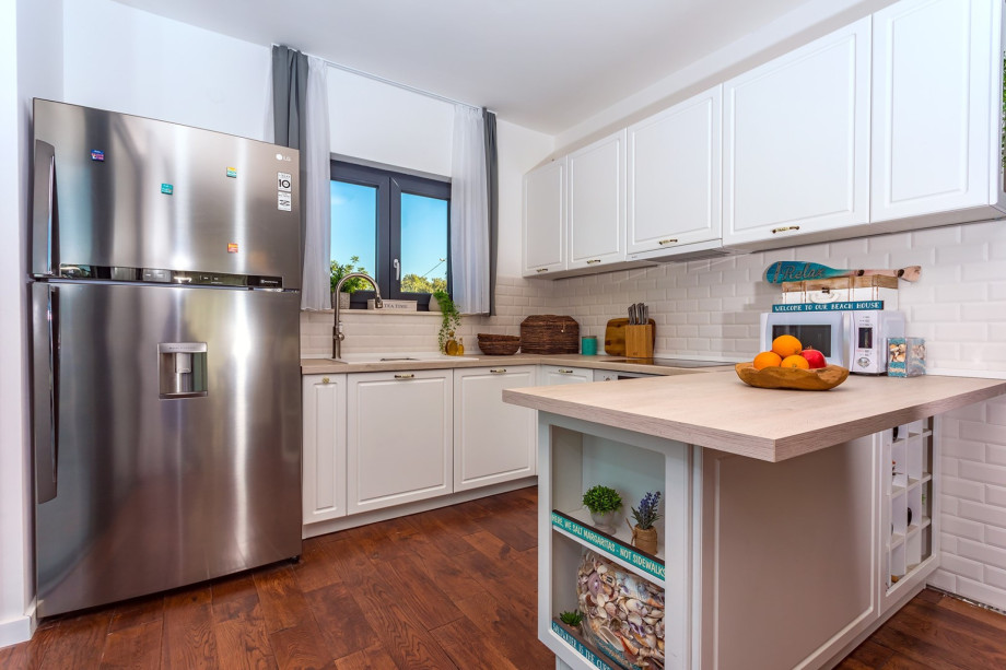 Kitchen with a dining area and a huge terrace