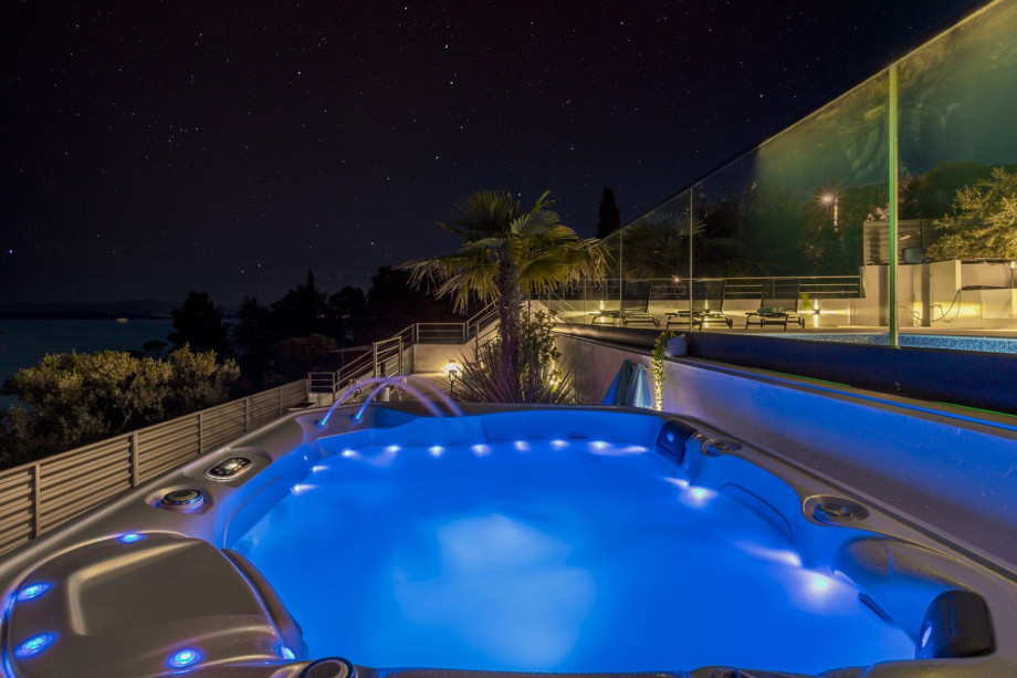 This accommodation offers a perfect coastal getaway.