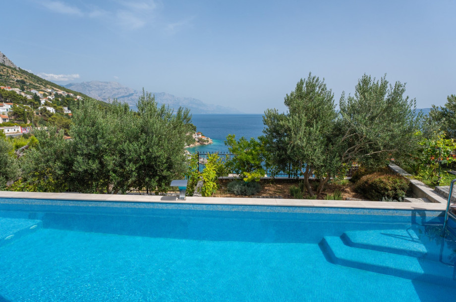 Sea views of the crystal blue-turquoise water of the Adriatic sea