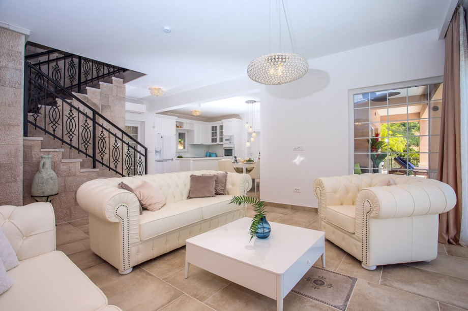 Spacious dining and living area