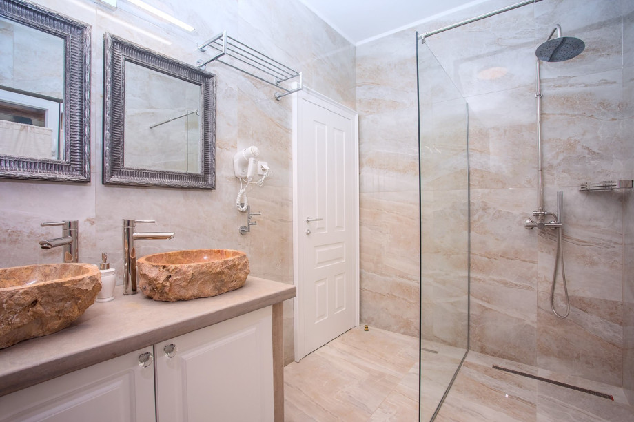 En suite bathroom with shower (bedroom No2)