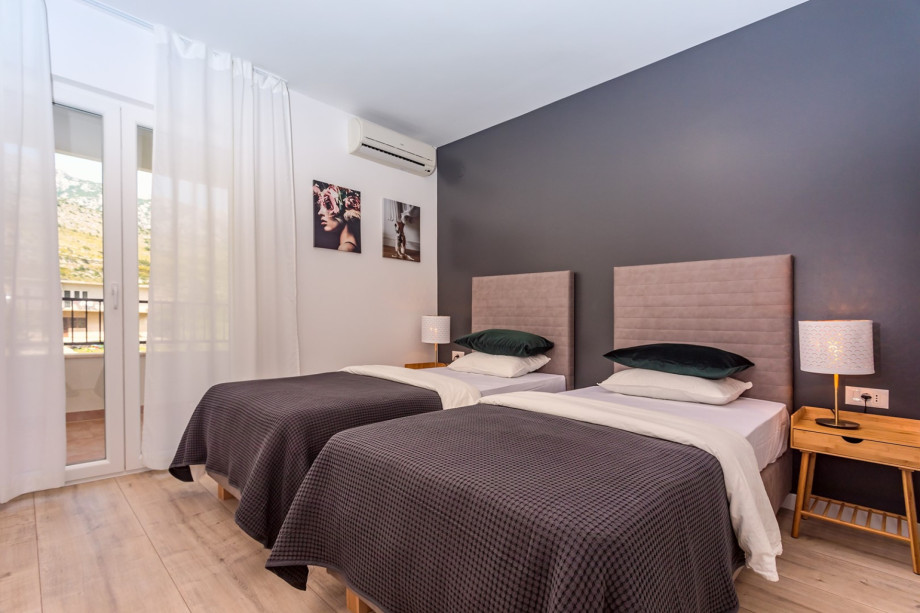 Bedroom No4 with 2 single beds 90x200cm, A/C