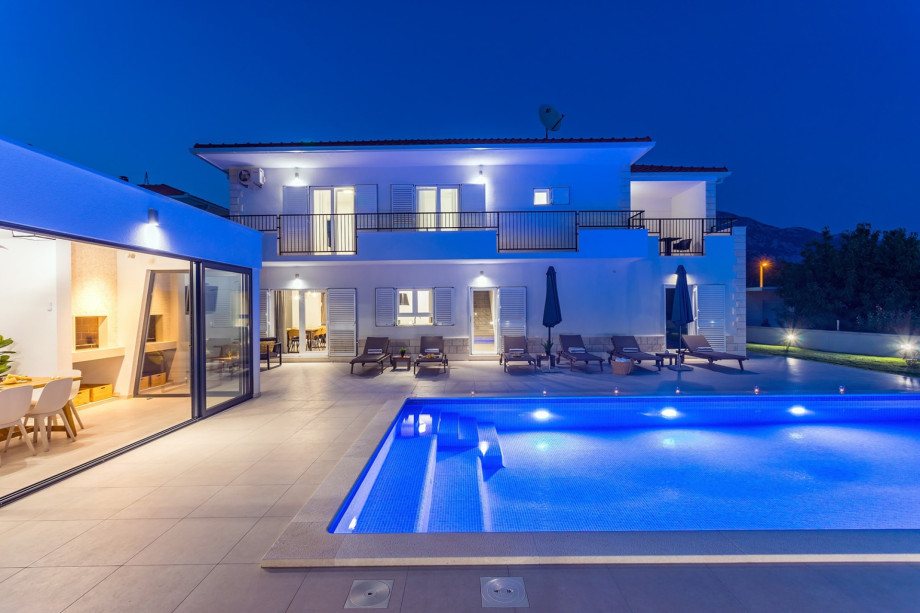 Carefully placed lighting completes the perfect experience of Dalmatian summer evenings.