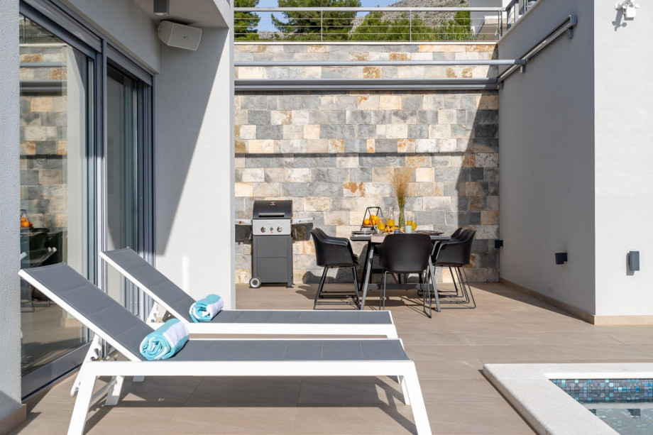 A traditional barbecue corner for your grill skills.