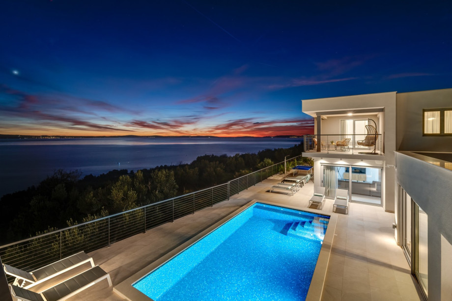 Located in the upper part of Podstrana village that will set you in a relaxed Dalmatian mindset