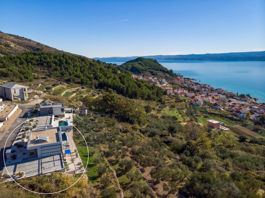 Marked position of the Villa Big Blue in unspoiled environment  only 1,3 km from the beach