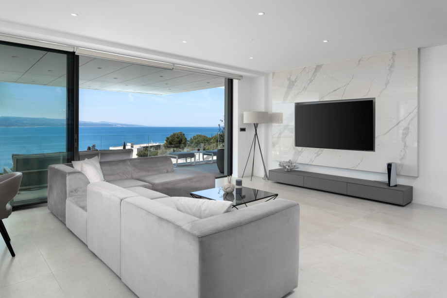 Luxuriously furnished and very comfortable, air-conditioned living area