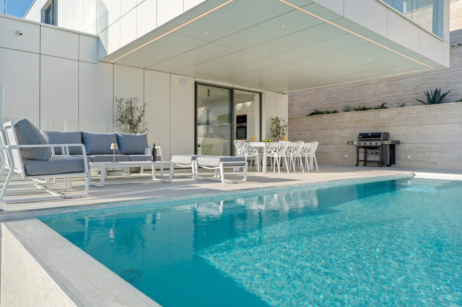 Hydrolysis makes the water crystal clear, without eyes and skin irritation, fully ecological and kind for your skin