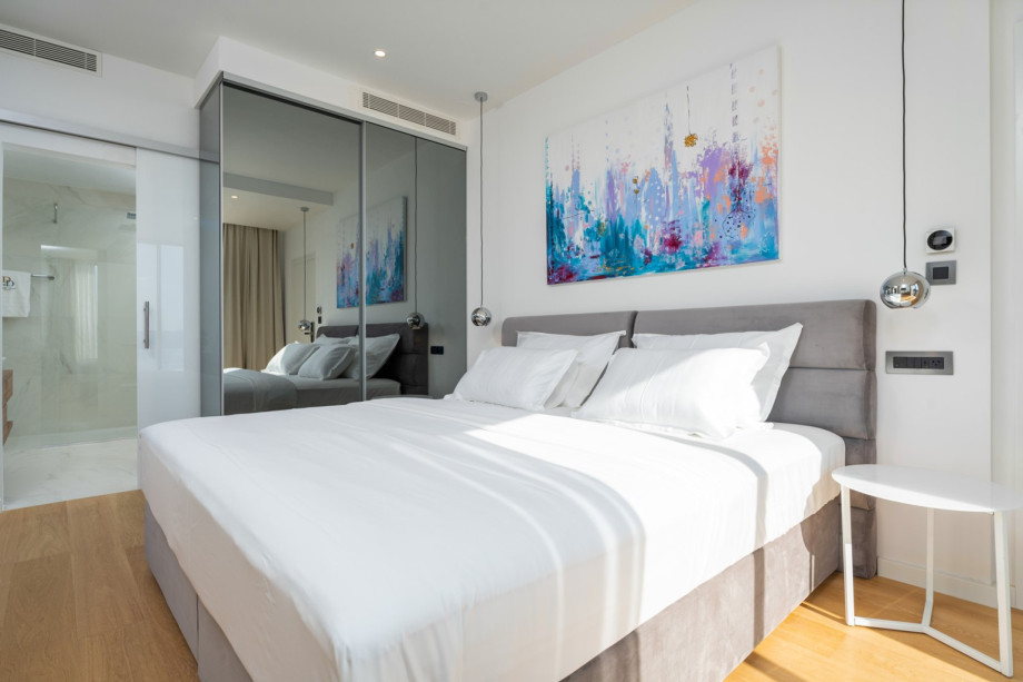 Bedroom No1 has an en-suite bathroom with a shower 140x90, and with sea views with a terrace exit