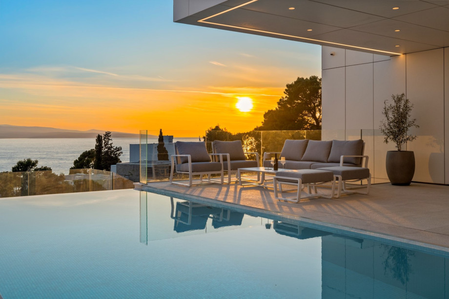 Amazing and open landscape views of the natural surroundings and Adriatic sea