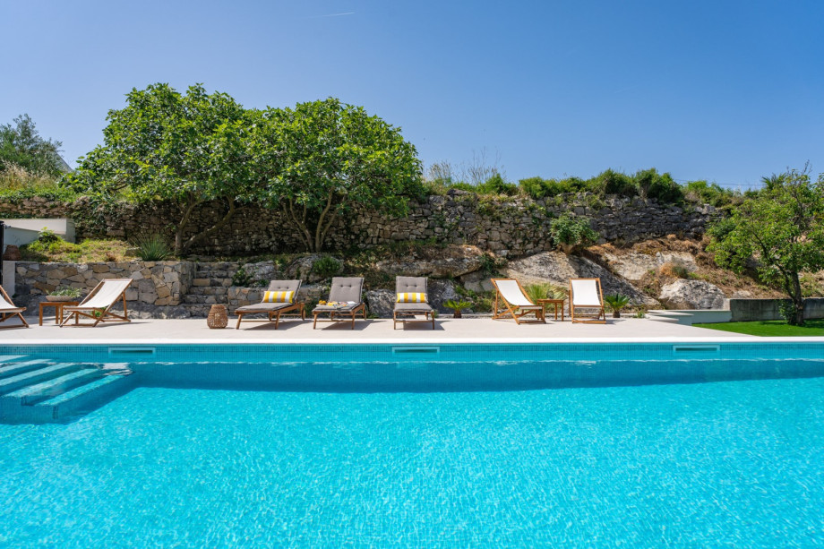 Villa Mamma Mia offers exclusively for you a 40 sqm heated swimming pool with hydromassage