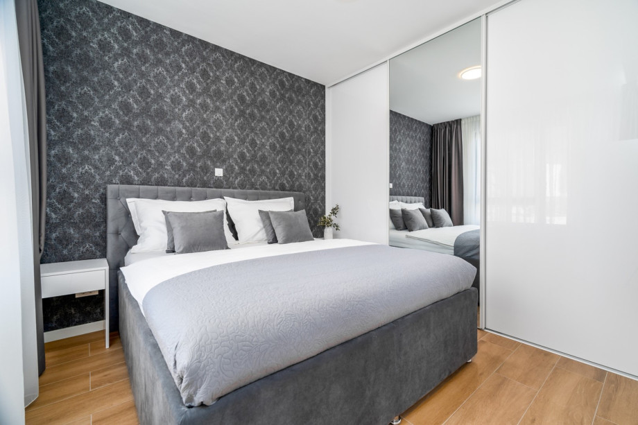 Schlafzimmer Nr. 4 (Nordwesten) mit einem Kingsize-Bett 180 cm x 200 cm.