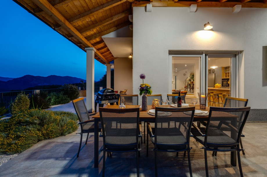 Relaxing nights by the pool