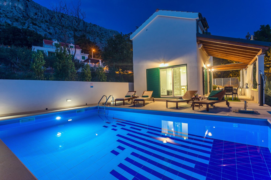 Villa Lemaro in the evenings