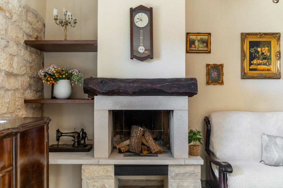 The living area is air-conditioned and has free WiFi and fireplace