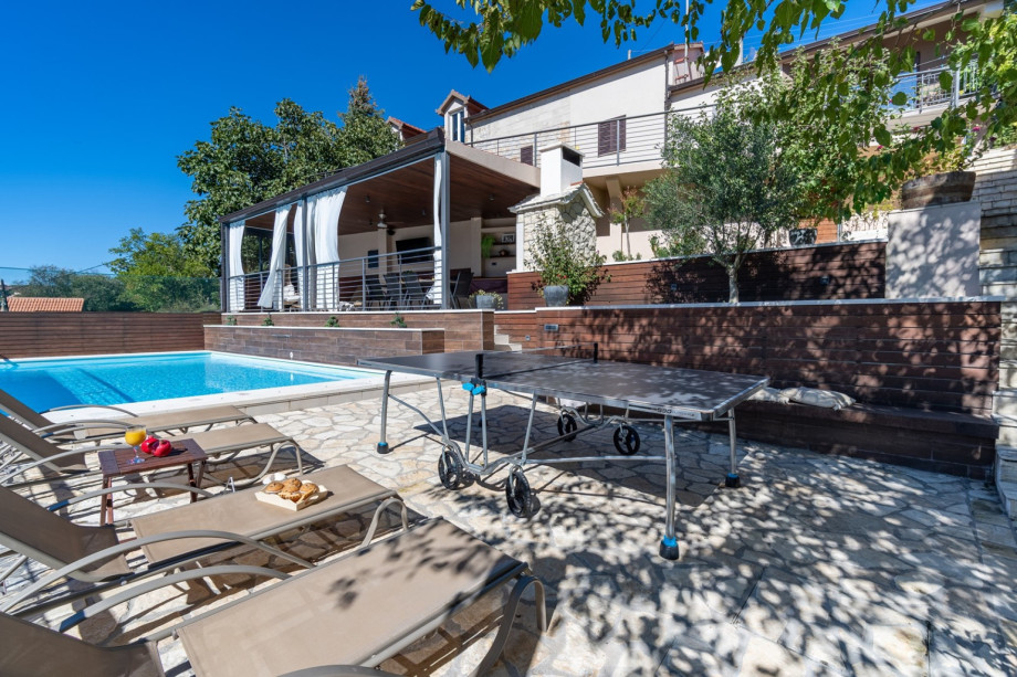 Outdoor Table tennis for the perfect fun