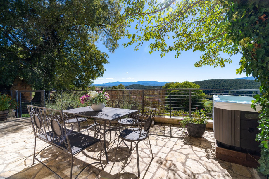 Perfect outdoor table for family and friend gatherings