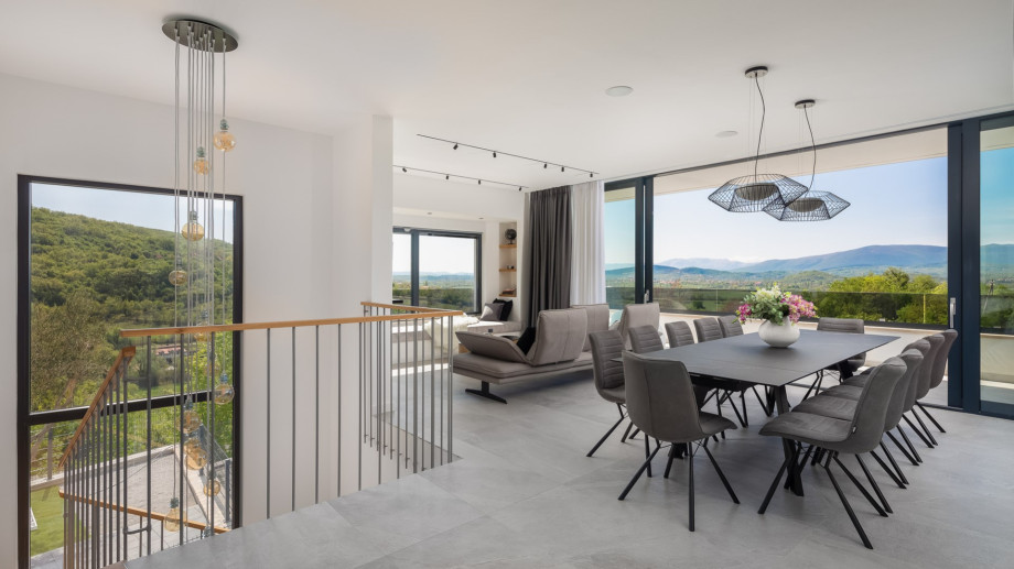 Living area and kitchen are very bright and very pleasant