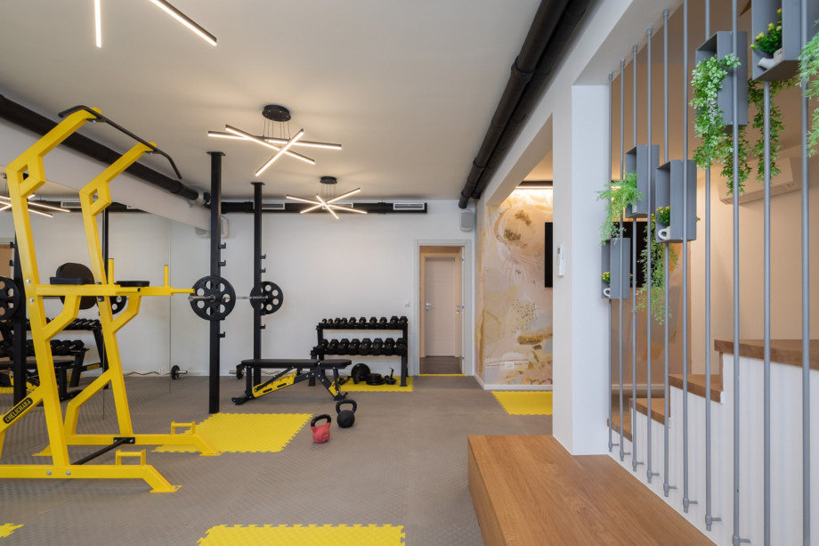 A fully equipped Gym with A/C and a Finnish sauna with a shower is next to the gym.