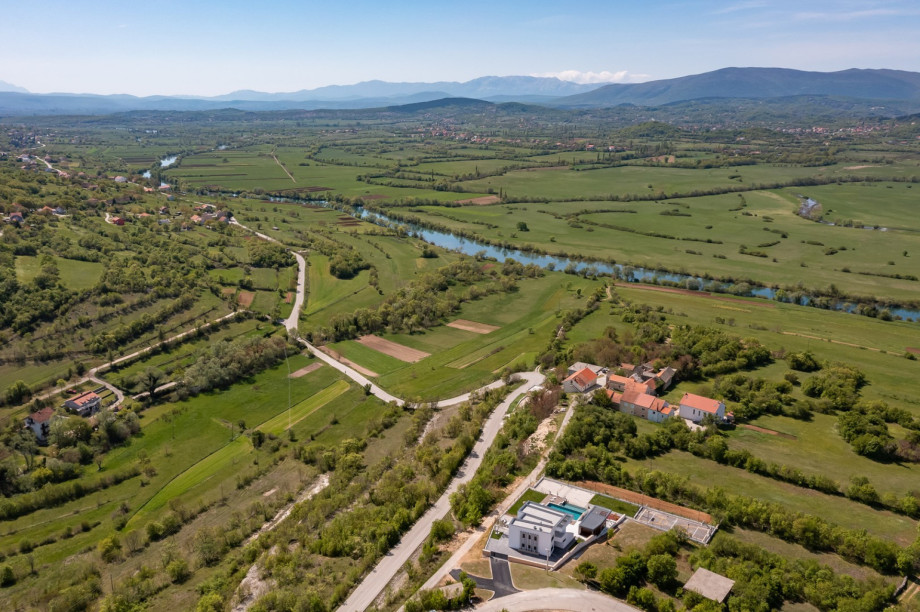 This villa is an ideal choice for those who like to enjoy some peace and quiet