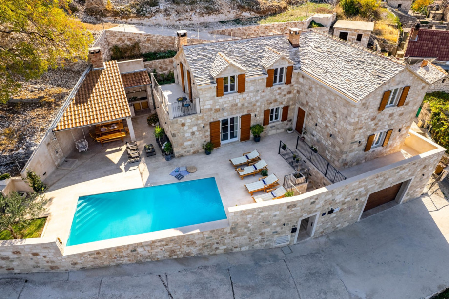 The rustic architecture and the enchanting atmosphere of Villa Ani and Dol neighborhood itself.